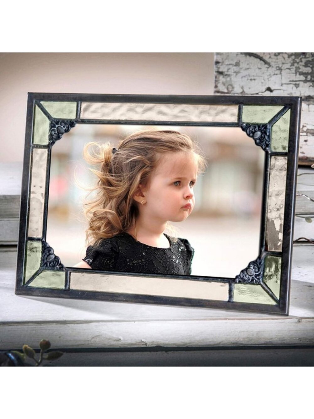 Vintage Stained Glass 4x6 Picture Frame in Sage Green - Elegant Home Decor